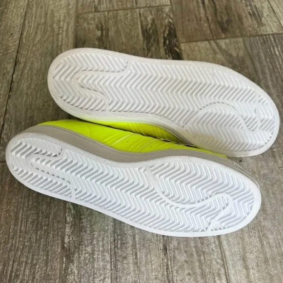 Adidas Superstar J women’s size 8 - Picture 7 of 8